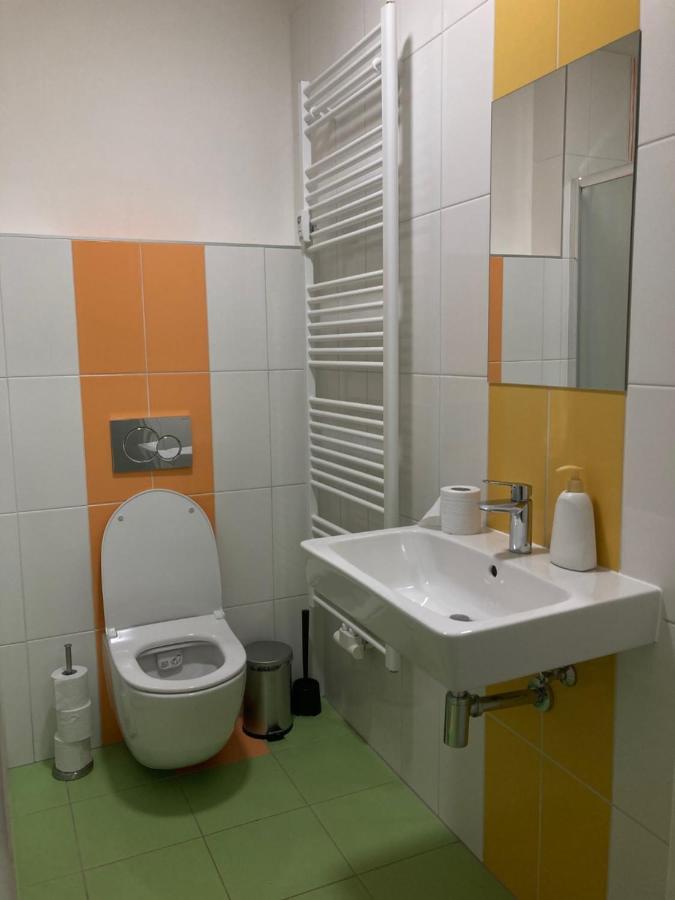 Capsule Hostel Zizkov Tower Πράγα Εξωτερικό φωτογραφία