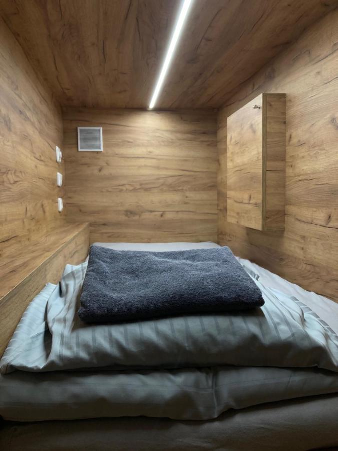 Capsule Hostel Zizkov Tower Πράγα Εξωτερικό φωτογραφία
