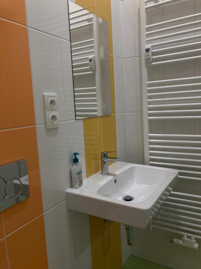 Capsule Hostel Zizkov Tower Πράγα Εξωτερικό φωτογραφία