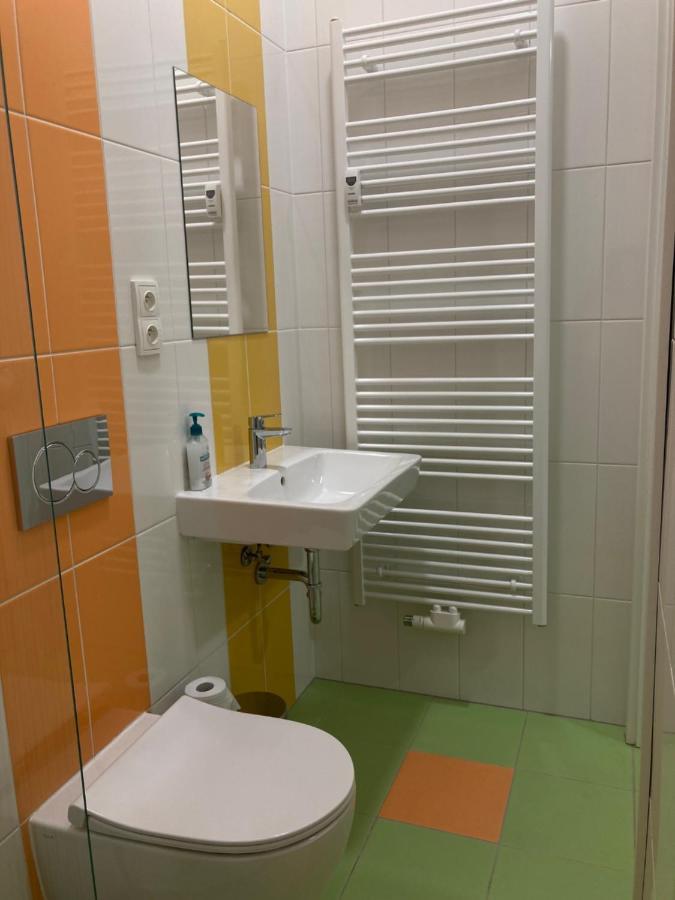 Capsule Hostel Zizkov Tower Πράγα Εξωτερικό φωτογραφία